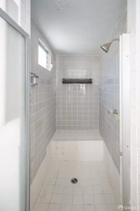 Bath - 2567 Bryant St, San Francisco, CA 94110 photo 2 of 4