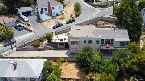 66 Baldwin Ave, Crockett, CA 94525
