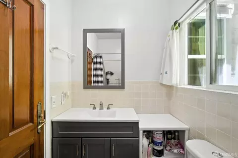 Bath - 715 Naples St, San Francisco, CA 94112 photo 3 of 3