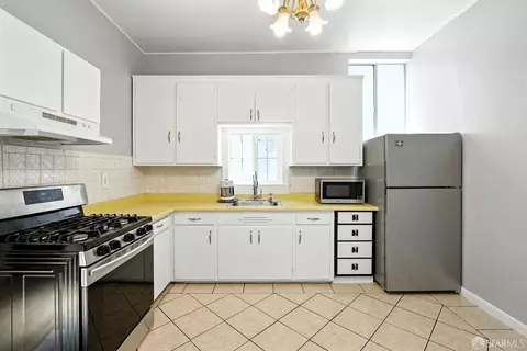 Kitchen - 715 Naples St, San Francisco, CA 94112 photo 3 of 4