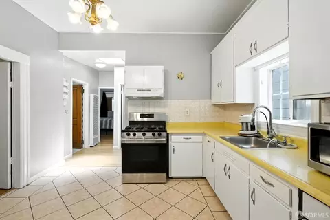 Kitchen - 715 Naples St, San Francisco, CA 94112 photo 2 of 4