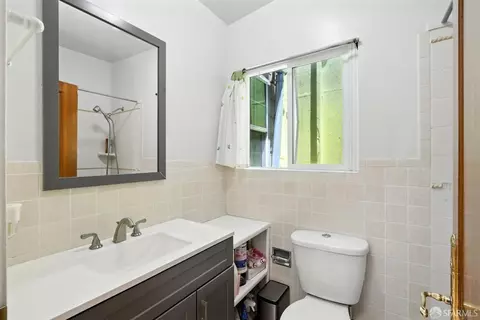 Bath - 715 Naples St, San Francisco, CA 94112 photo 2 of 3