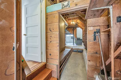 Entry Way - 1601 34th Ave, San Francisco, CA 94122 photo 4 of 4