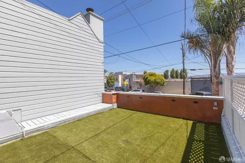 Exterior - 939 Innes Ave, San Francisco, CA 94124 photo 10 of 24