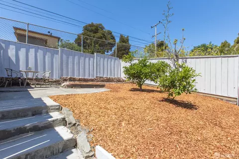 Exterior - 939 Innes Ave, San Francisco, CA 94124 photo 7 of 24