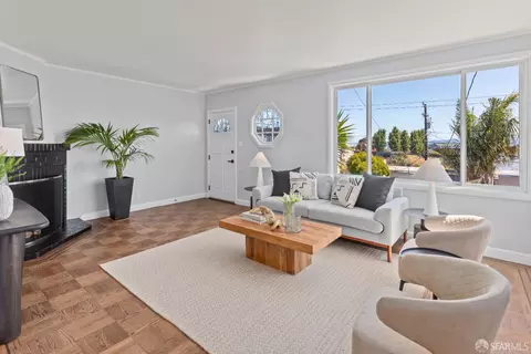 Living - 939 Innes Ave, San Francisco, CA 94124 photo 1 of 3