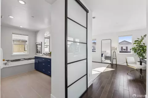 Entry Way - 2768 Bette St, Alameda, CA 94501 photo 2 of 3