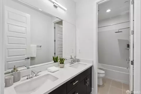 Bath - 2768 Bette St, Alameda, CA 94501 photo 4 of 4