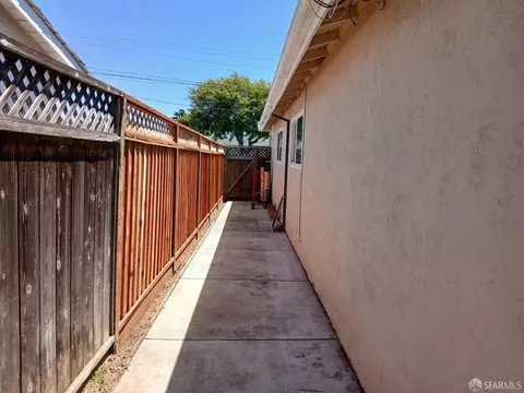 Exterior - 6831 Cabernet Ave, Newark, CA 94560 photo 3 of 4
