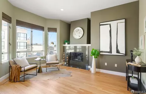 Living - 3310 19th St #303, San Francisco, CA 94110 photo 3 of 4