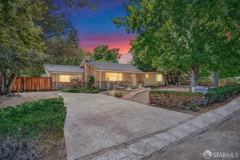 130 Pleasant View Dr, Pleasant Hill, CA 94523