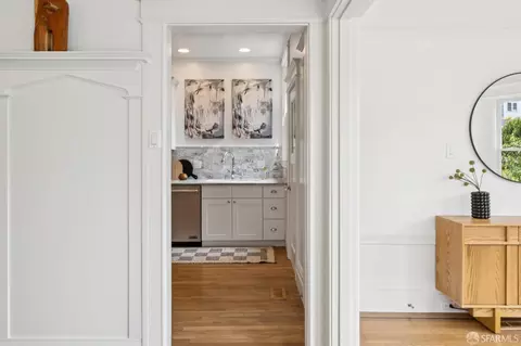 Entry Way - 560 18th Ave, San Francisco, CA 94121 photo 2 of 12