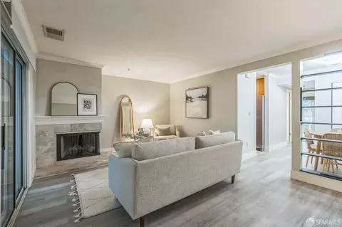 3193 Wayside Plz #23, Walnut Creek, CA 94597