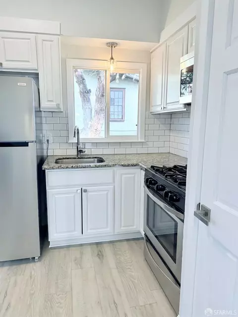 Kitchen - 168 5th St, Richmond, CA 94801 photo 2 of 3