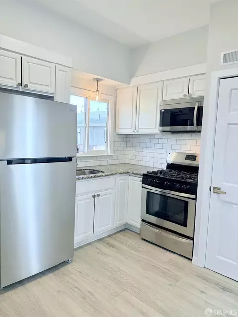 Kitchen - 168 5th St, Richmond, CA 94801 photo 1 of 3