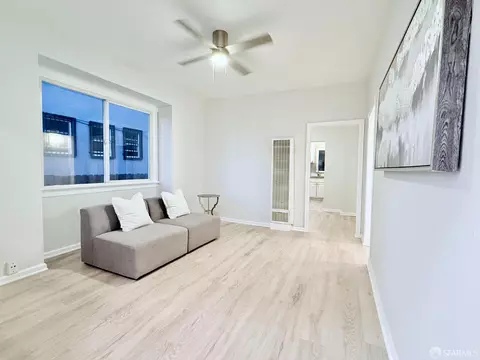 Living - 168 5th St, Richmond, CA 94801 photo 2 of 4