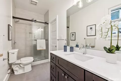 Bath - 1015 Key Ave, San Francisco, CA 94124 photo 2 of 3