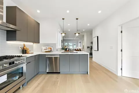 Entry Way - 243 Granada Ave, San Francisco, CA 94112 photo 5 of 7