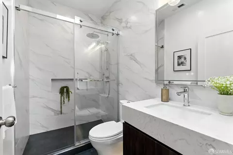Bath - 243 Granada Ave, San Francisco, CA 94112 photo 3 of 6