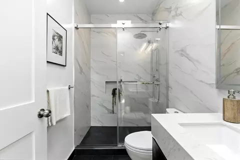 Bath - 243 Granada Ave, San Francisco, CA 94112 photo 4 of 6