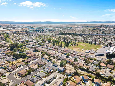 View/Area - 28378 Thackeray Ave, Hayward, CA 94544 photo 8 of 8