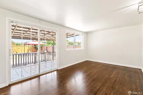 Living - 28378 Thackeray Ave, Hayward, CA 94544 photo 9 of 12