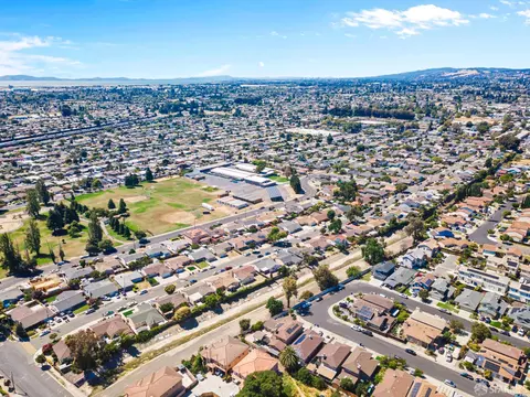 View/Area - 28378 Thackeray Ave, Hayward, CA 94544 photo 5 of 8