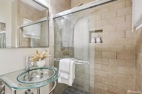 Bath - 1767 Euclid Ave #4, Berkeley, CA 94709 photo 1 of 1
