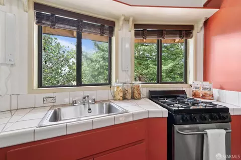 Kitchen - 375 Montecillo Dr, Walnut Creek, CA 94595 photo 9 of 11