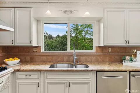 Kitchen - 375 Montecillo Dr, Walnut Creek, CA 94595 photo 5 of 11