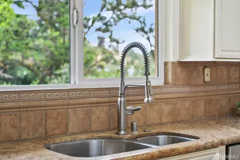 Kitchen - 375 Montecillo Dr, Walnut Creek, CA 94595 photo 6 of 11