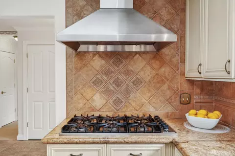 Kitchen - 375 Montecillo Dr, Walnut Creek, CA 94595 photo 7 of 11