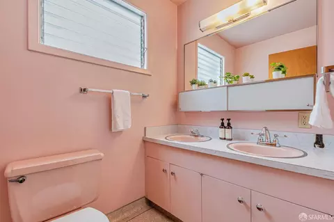 Bath - 612 12th Ave, San Francisco, CA 94118 photo 4 of 4