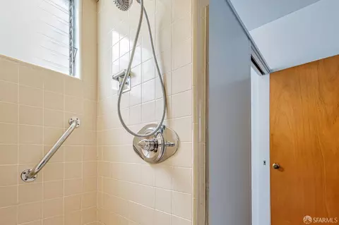 Bath - 612 12th Ave, San Francisco, CA 94118 photo 3 of 4
