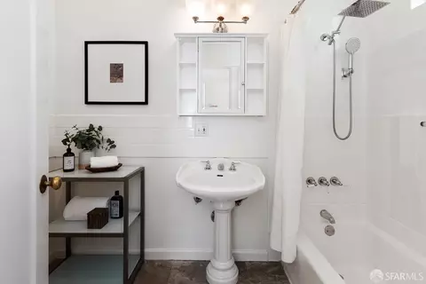 Bath - 1565 Clay St, San Francisco, CA 94109 photo 3 of 4