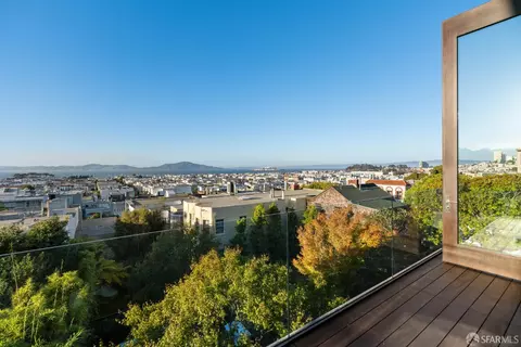 View/Area - 2626 Filbert St, San Francisco, CA 94123 photo 2 of 4
