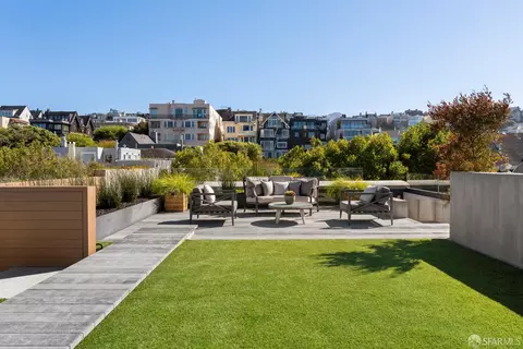 Exterior - 2626 Filbert St, San Francisco, CA 94123 photo 5 of 8