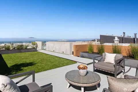 Exterior - 2626 Filbert St, San Francisco, CA 94123 photo 1 of 8