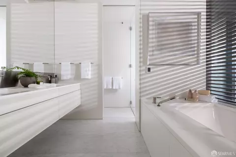 Bath - 2626 Filbert St, San Francisco, CA 94123 photo 1 of 2