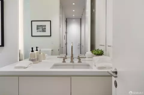 Bath - 2626 Filbert St, San Francisco, CA 94123 photo 2 of 2