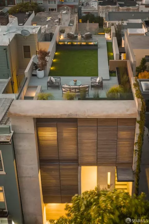 Exterior - 2626 Filbert St, San Francisco, CA 94123 photo 6 of 8