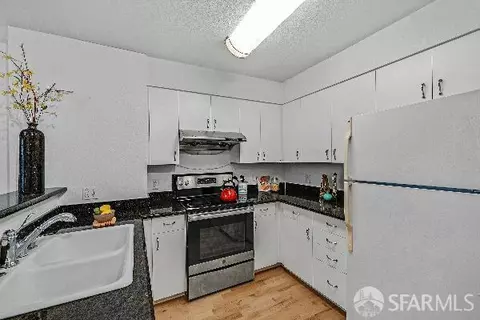Kitchen - 8400 Oceanview Ter #118, San Francisco, CA 94132 photo 2 of 4
