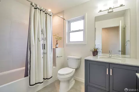 Bath - 2230 D St, Hayward, CA 94541 photo 4 of 4