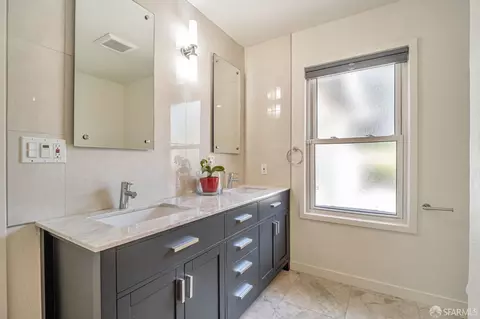 Bath - 2230 D St, Hayward, CA 94541 photo 3 of 4