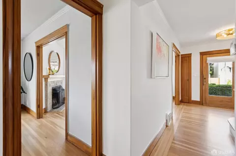 Entry Way - 2201 17th Ave, San Francisco, CA 94116 photo 7 of 14