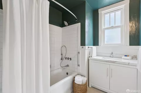Bath - 2201 17th Ave, San Francisco, CA 94116 photo 2 of 2