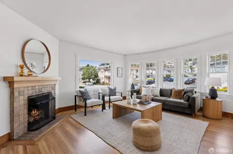 Living - 2201 17th Ave, San Francisco, CA 94116 photo 2 of 14