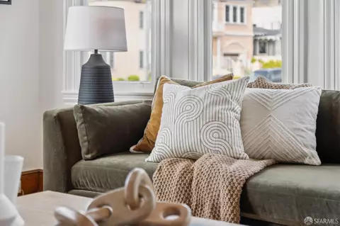 Living - 2201 17th Ave, San Francisco, CA 94116 photo 3 of 14