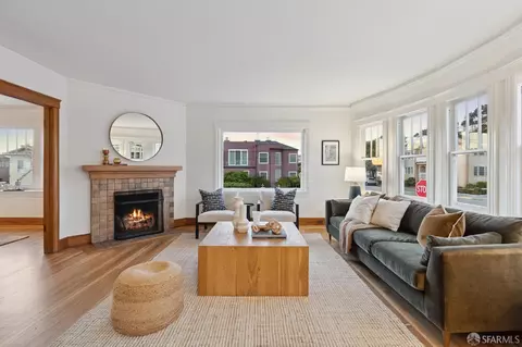 Living - 2201 17th Ave, San Francisco, CA 94116 photo 10 of 14