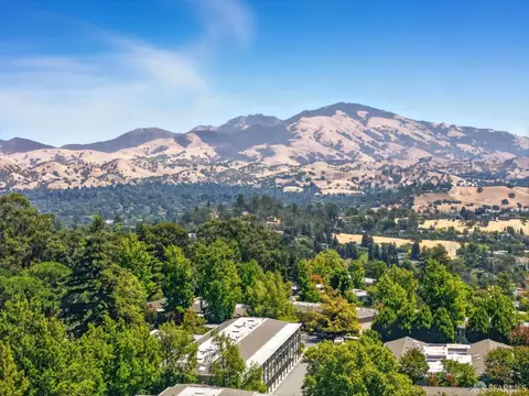 2801 Golden Rain Rd #7, Walnut Creek, CA 94595